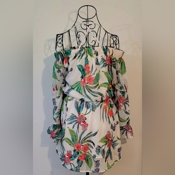 Hint of Blush Floral Off-Shoulder Dress - Picture 4 of 6